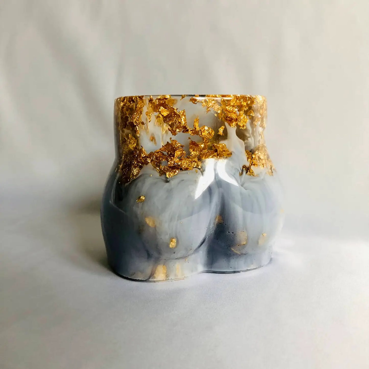 Cheeky planter